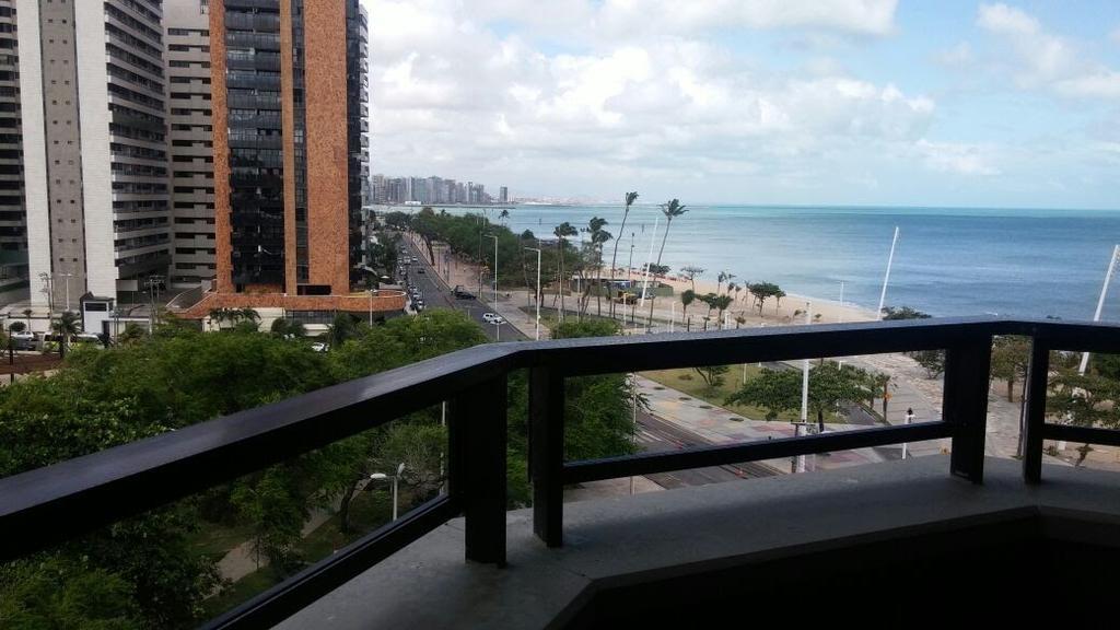 Flat Golden Fortaleza Luaran gambar