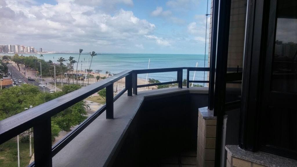 Flat Golden Fortaleza Luaran gambar